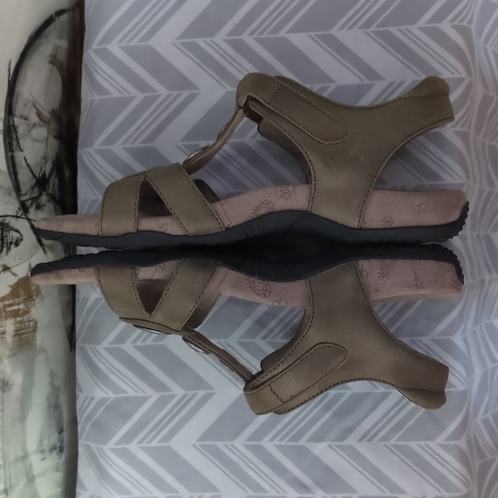 Taos Treasure Sandals Women's 7 Olive Leather Slingback Adjustable Comfort Flat - Picture 6 of 8